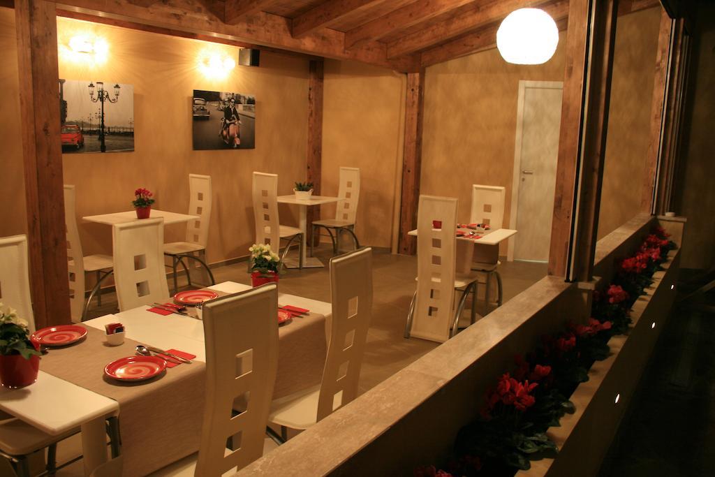 Tango Hotel Rom
